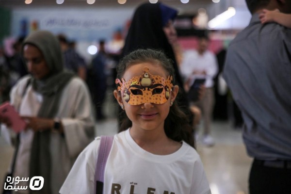 Yooz-Namayeshgah (1)