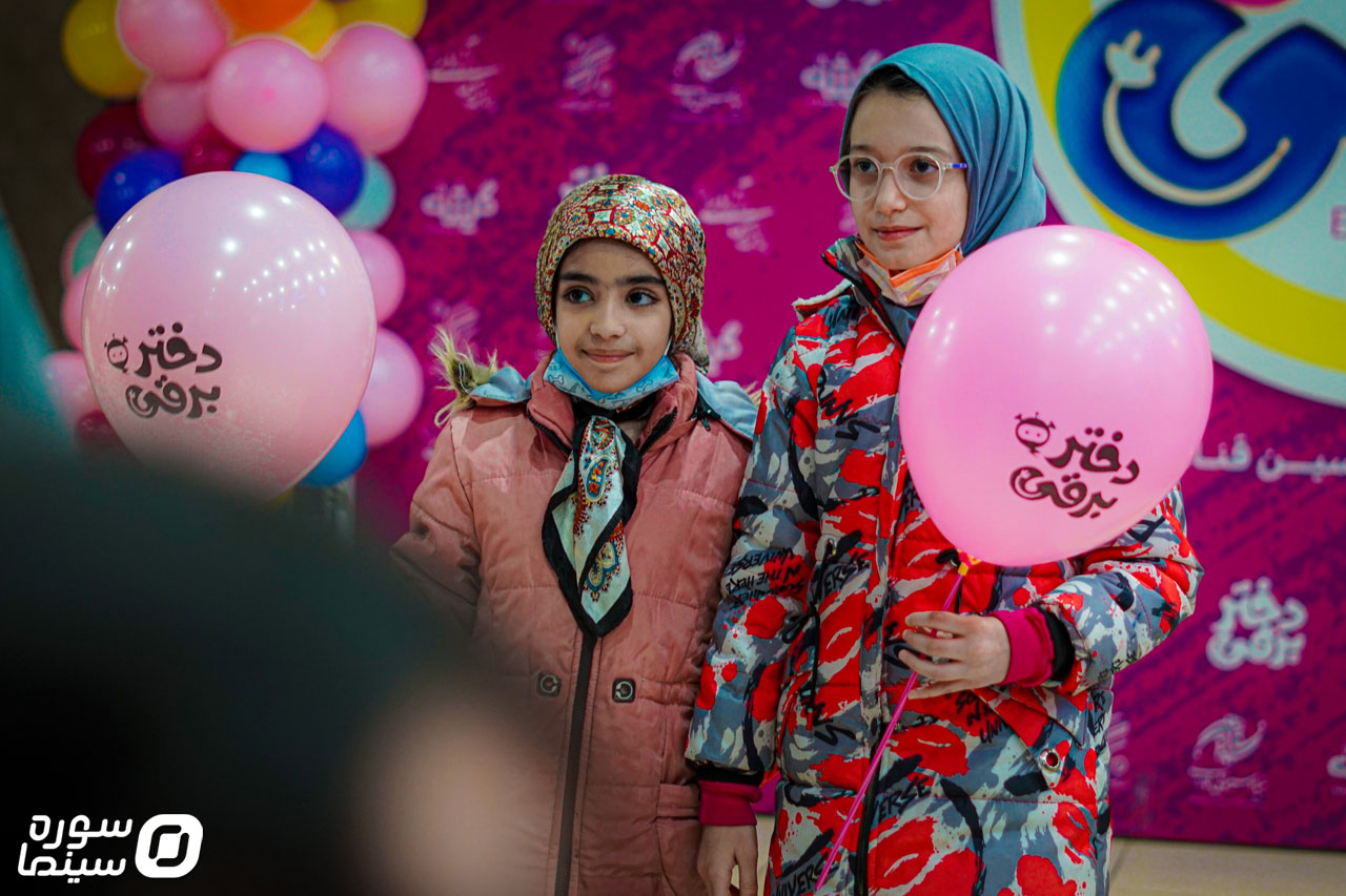 Ekran-Dokhtare-Barghi